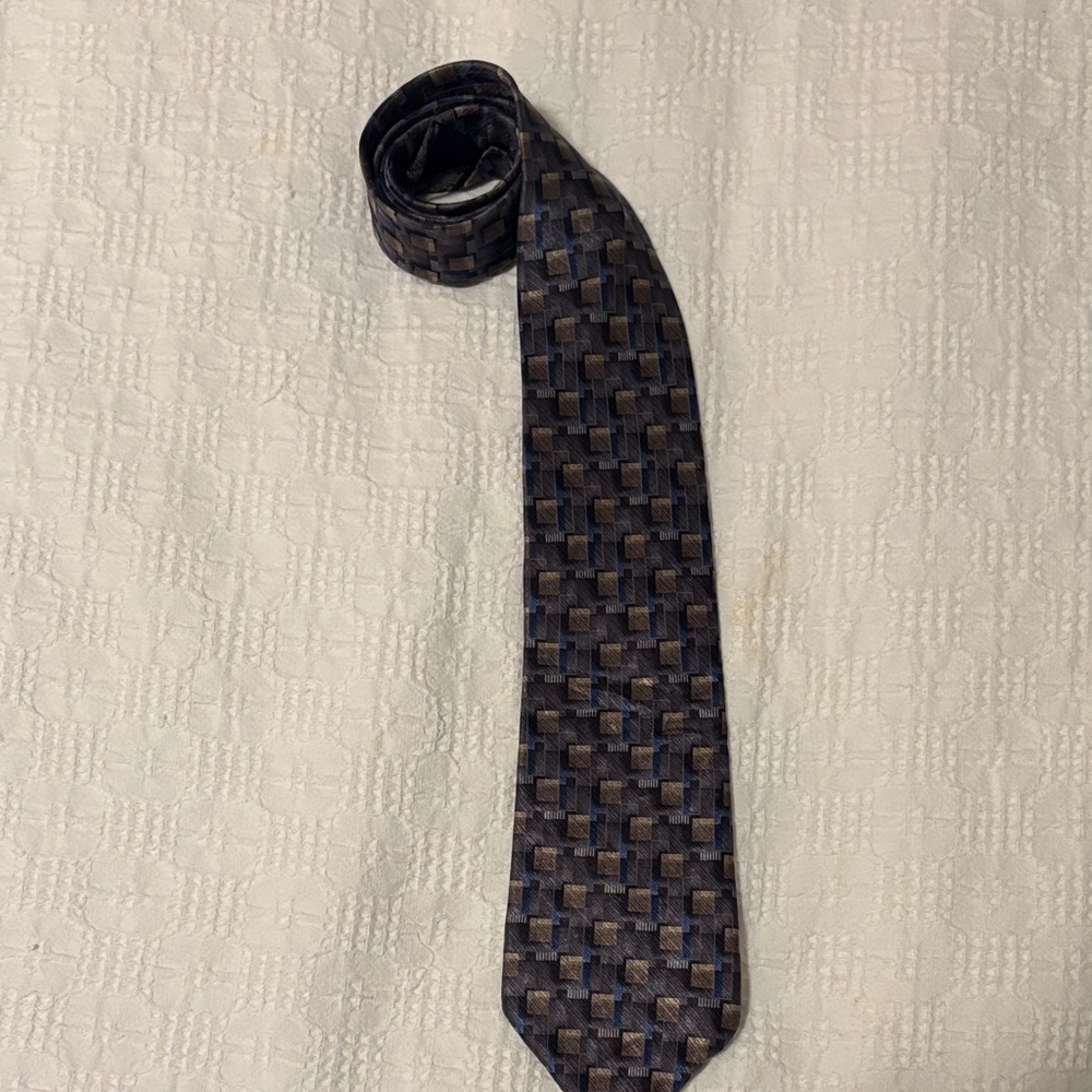 Van Heusen Geometric Brown and Blue Tie